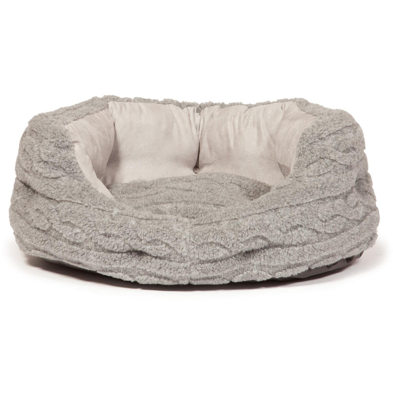 Your dog is guaranteed to love this Bobble Deluxe Dog Bed because the super soft Sherpa fleece and faux suede fabric is perfect to snuggle down into.